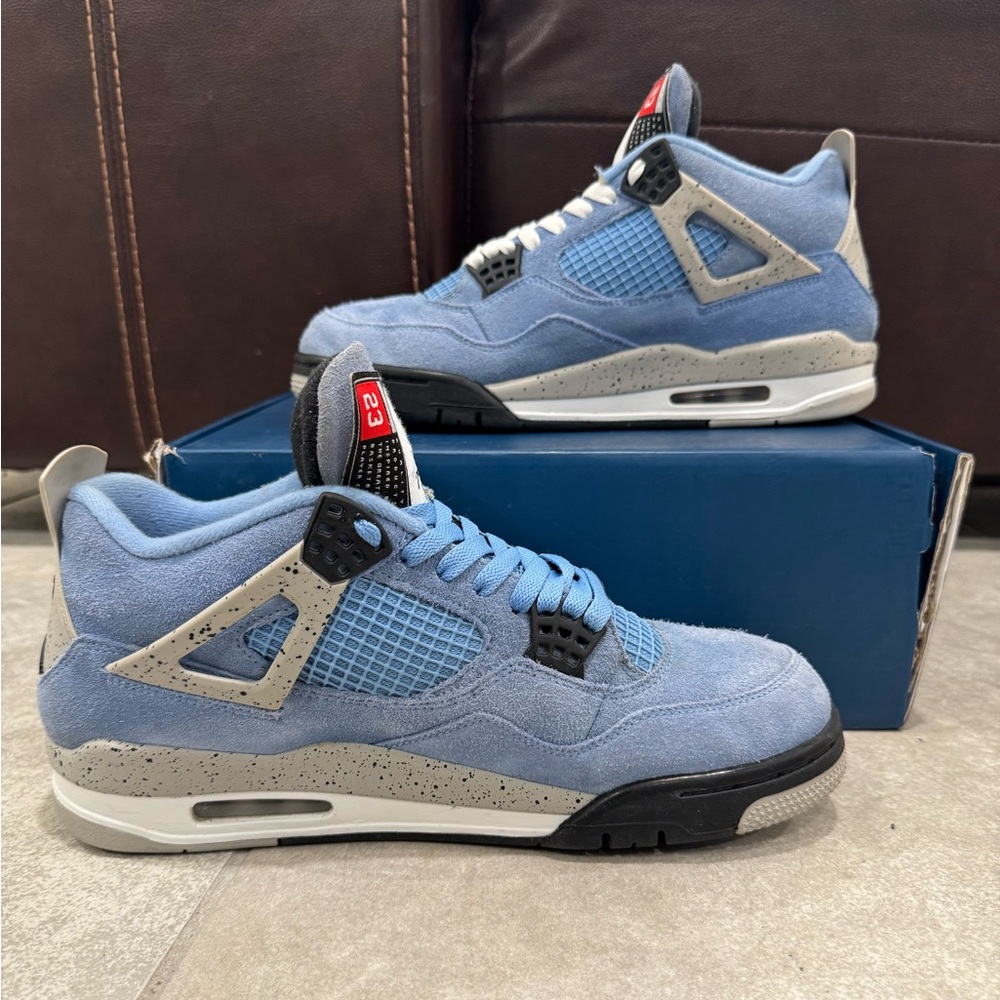 Size 10.5 - Jordan 4 Retro Mid University Blue - Picture 2 of 6